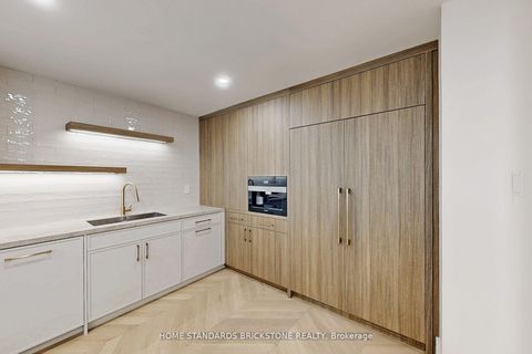 Photo 11 at 1009 - 110 Bloor Street W, Annex, Toronto