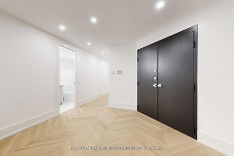 Photo 31 at 1009 - 110 Bloor Street W, Annex, Toronto
