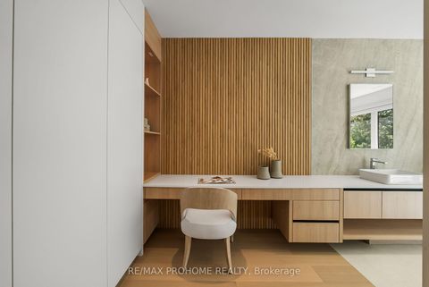 Photo 30 at 15 Aldershot Crescent, Windfields, Toronto