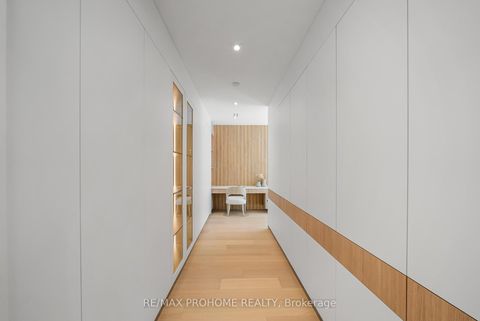 Photo 33 at 15 Aldershot Crescent, Windfields, Toronto