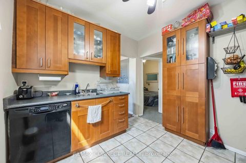 Photo 6 at 261 Cedarvale Avenue, Lumsden, Toronto
