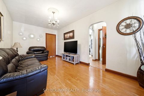 Photo 5 at 90 Ypres Road, Eglinton West, Toronto