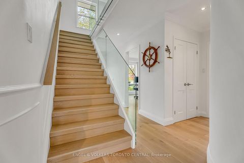 Photo 3 at 170 Fenn Avenue, Windfields, Toronto