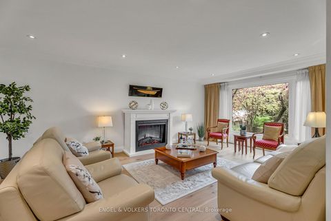 Photo 4 at 170 Fenn Avenue, Windfields, Toronto