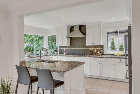 Photo 11 at 170 Fenn Avenue, Windfields, Toronto