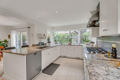 Photo 12 at 170 Fenn Avenue, Windfields, Toronto