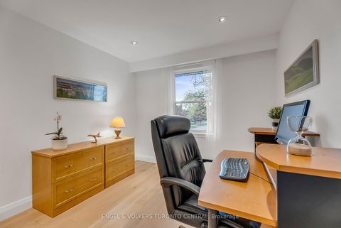 Photo 32 at 170 Fenn Avenue, Windfields, Toronto
