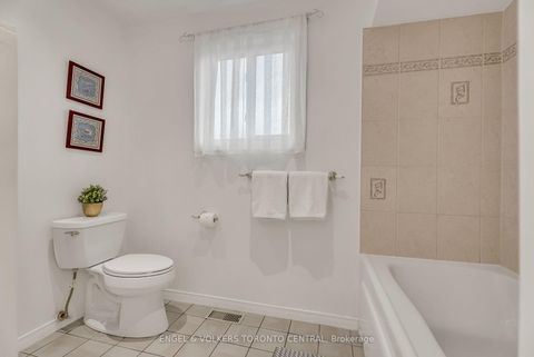 Photo 34 at 170 Fenn Avenue, Windfields, Toronto