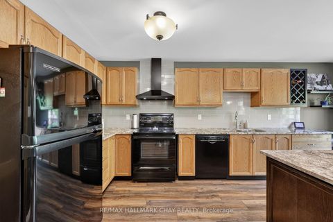 Photo 11 at 143 Emms Drive, Holly, Barrie