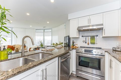 Photo 2 at 204 - 15 Windermere Avenue, Swansea, Toronto