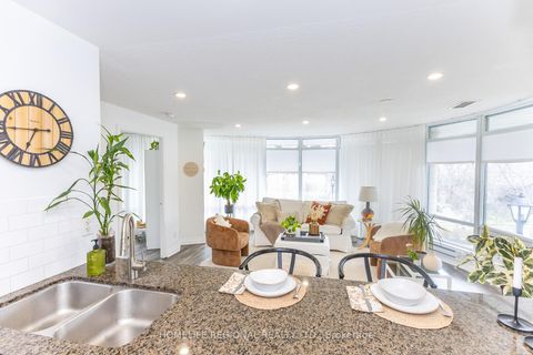 Photo 3 at 204 - 15 Windermere Avenue, Swansea, Toronto