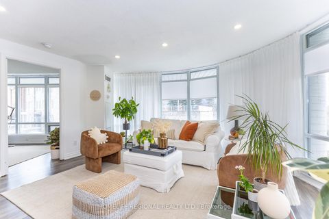 Photo 9 at 204 - 15 Windermere Avenue, Swansea, Toronto