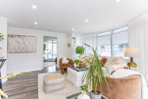 Photo 10 at 204 - 15 Windermere Avenue, Swansea, Toronto