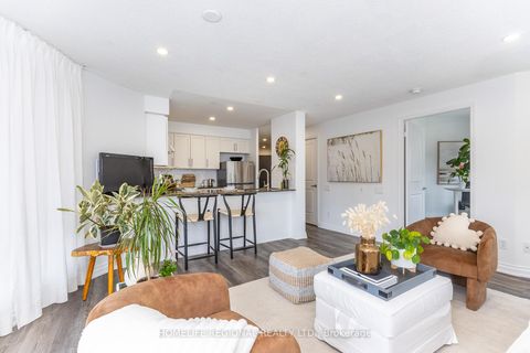 Photo 15 at 204 - 15 Windermere Avenue, Swansea, Toronto