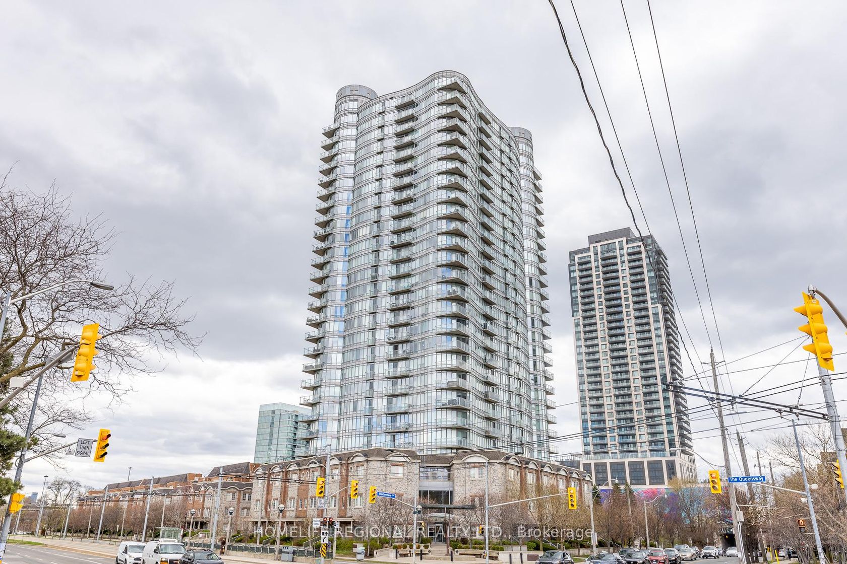 204 - 15 Windermere Avenue, Swansea, Toronto 