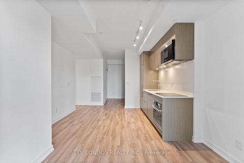 Photo 11 at 1019 - 20 Edward Street, Bay Street Corridor, Toronto