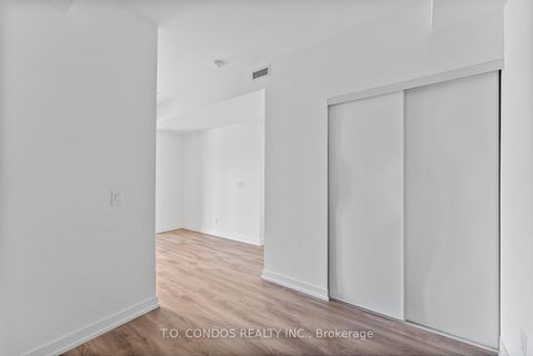 Photo 15 at 1019 - 20 Edward Street, Bay Street Corridor, Toronto