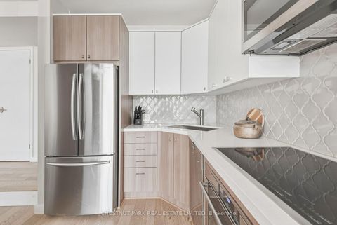 Photo 13 at 318 - 40 Oaklands Avenue, St. Clair, Toronto