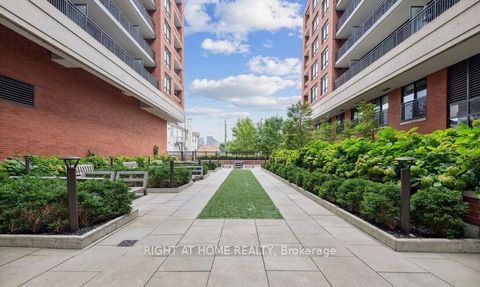 Photo 9 at 608 - 3091 Dufferin Street, Glen Park, Toronto
