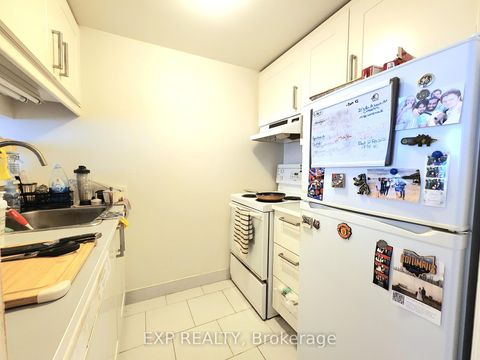 Photo 4 at 1421 - 711 Bay Street, Bay Street Corridor, Toronto
