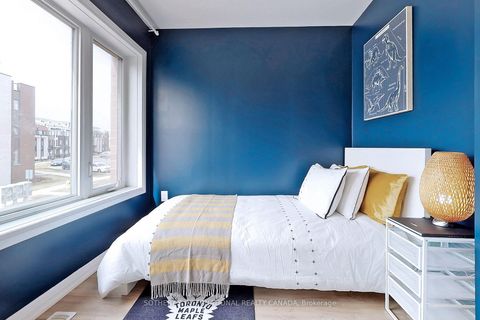 Photo 16 at 27 Thomas Mulholland Drive, CFB, Toronto