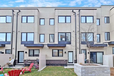 Photo 29 at 27 Thomas Mulholland Drive, CFB, Toronto