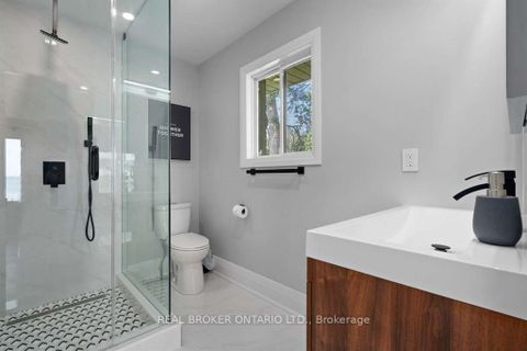 Photo 25 at 943 Barry Avenue, Rural Innisfil, Innisfil