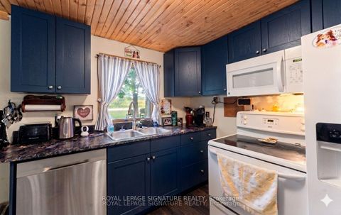 Photo 5 at 17 Mustard Street, Rural Uxbridge, Uxbridge