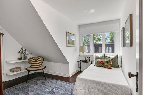 Photo 31 at 137 Highbourne Road, Eglinton, Toronto
