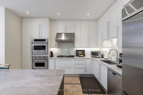 Photo 13 at 386 Palmerston Boulevard, Little Italy, Toronto