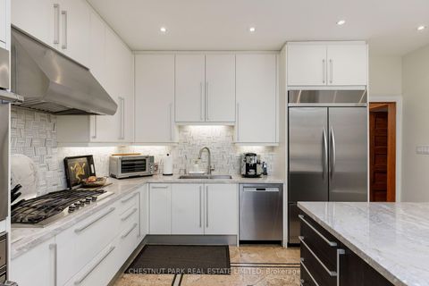 Photo 15 at 386 Palmerston Boulevard, Little Italy, Toronto