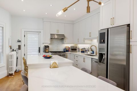 Photo 25 at 386 Palmerston Boulevard, Little Italy, Toronto