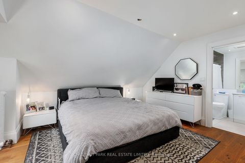 Photo 29 at 386 Palmerston Boulevard, Little Italy, Toronto