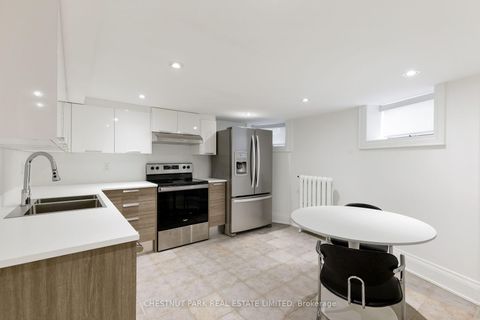 Photo 38 at 386 Palmerston Boulevard, Little Italy, Toronto