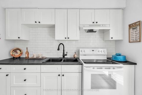 Photo 9 at 53 Wilstead Drive, Central Newmarket, Newmarket
