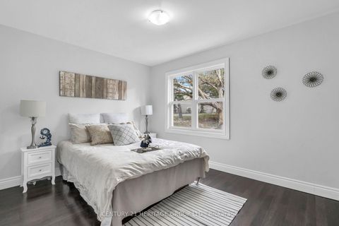 Photo 10 at 53 Wilstead Drive, Central Newmarket, Newmarket