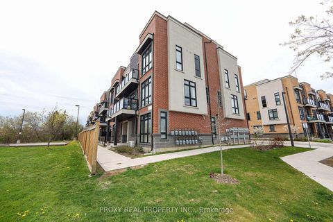 Photo 2 at 18 - 9 Phelps Lane, Oak Ridges, Richmond Hill