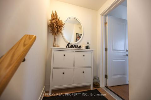 Photo 3 at 18 - 9 Phelps Lane, Oak Ridges, Richmond Hill