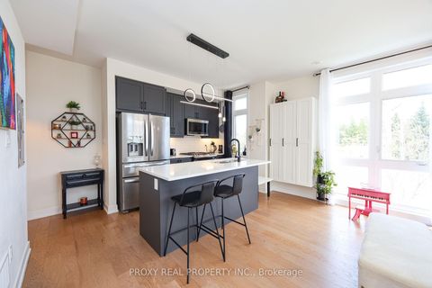 Photo 10 at 18 - 9 Phelps Lane, Oak Ridges, Richmond Hill