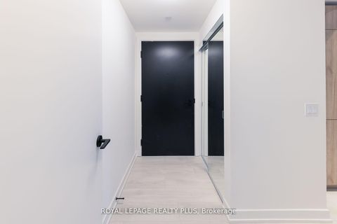 Photo 3 at 206S - 127 Broadway Avenue S, Mount Pleasant West, Toronto