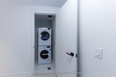 Photo 4 at 206S - 127 Broadway Avenue S, Mount Pleasant West, Toronto