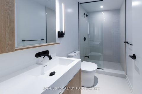 Photo 12 at 206S - 127 Broadway Avenue S, Mount Pleasant West, Toronto