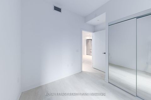 Photo 15 at 206S - 127 Broadway Avenue S, Mount Pleasant West, Toronto