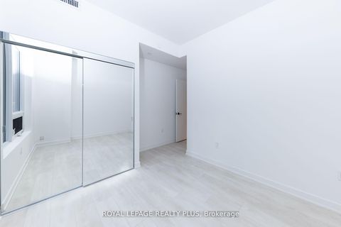 Photo 17 at 206S - 127 Broadway Avenue S, Mount Pleasant West, Toronto