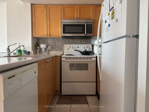 Photo 11 at 3011 - 8 Park Road, Moore Park, Toronto