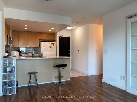 Photo 13 at 3011 - 8 Park Road, Moore Park, Toronto