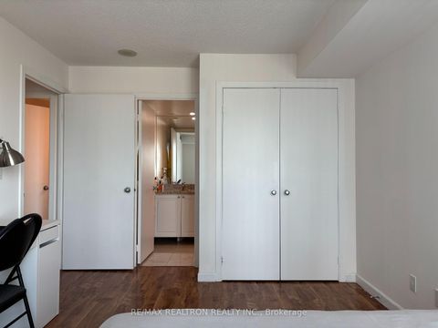 Photo 25 at 3011 - 8 Park Road, Moore Park, Toronto