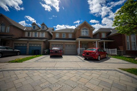 Photo 2 at 29 Grackle Trail, Rouge E11, Toronto