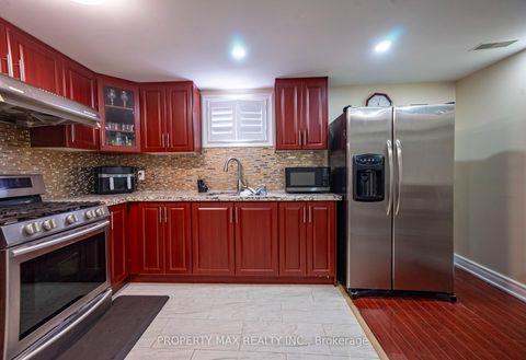 Photo 4 at 29 Grackle Trail, Rouge E11, Toronto