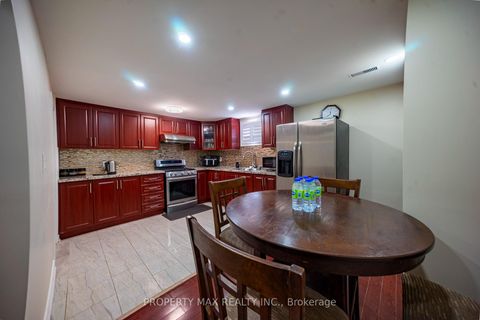 Photo 5 at 29 Grackle Trail, Rouge E11, Toronto